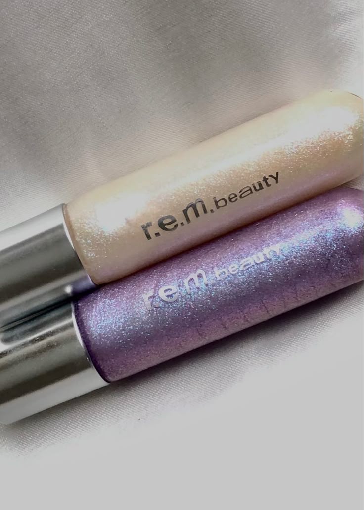 r.e.m. beauty On Your Collar Plumping Lip Gloss