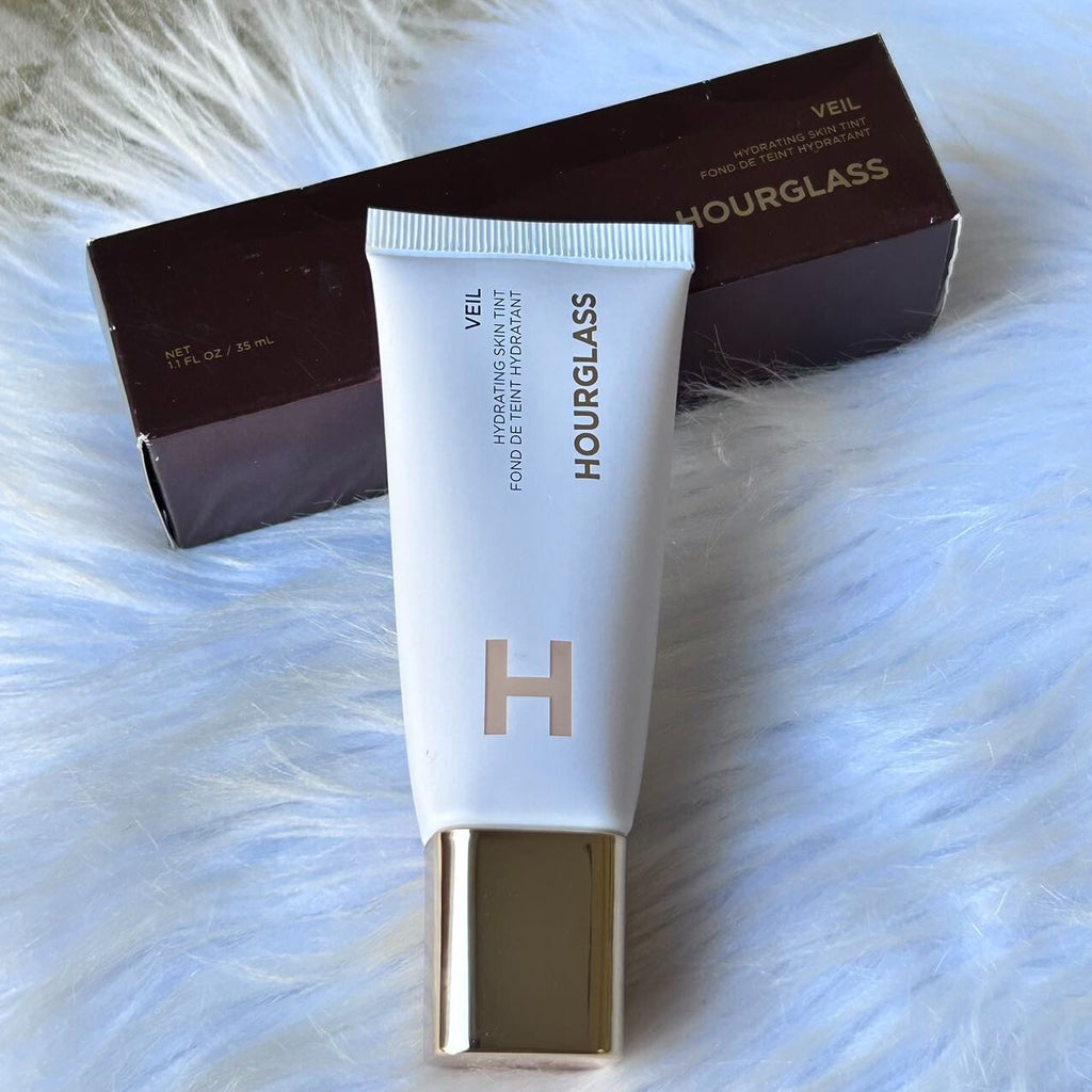 Base de maquillaje hidratante Hourglass Veil Skin Tint