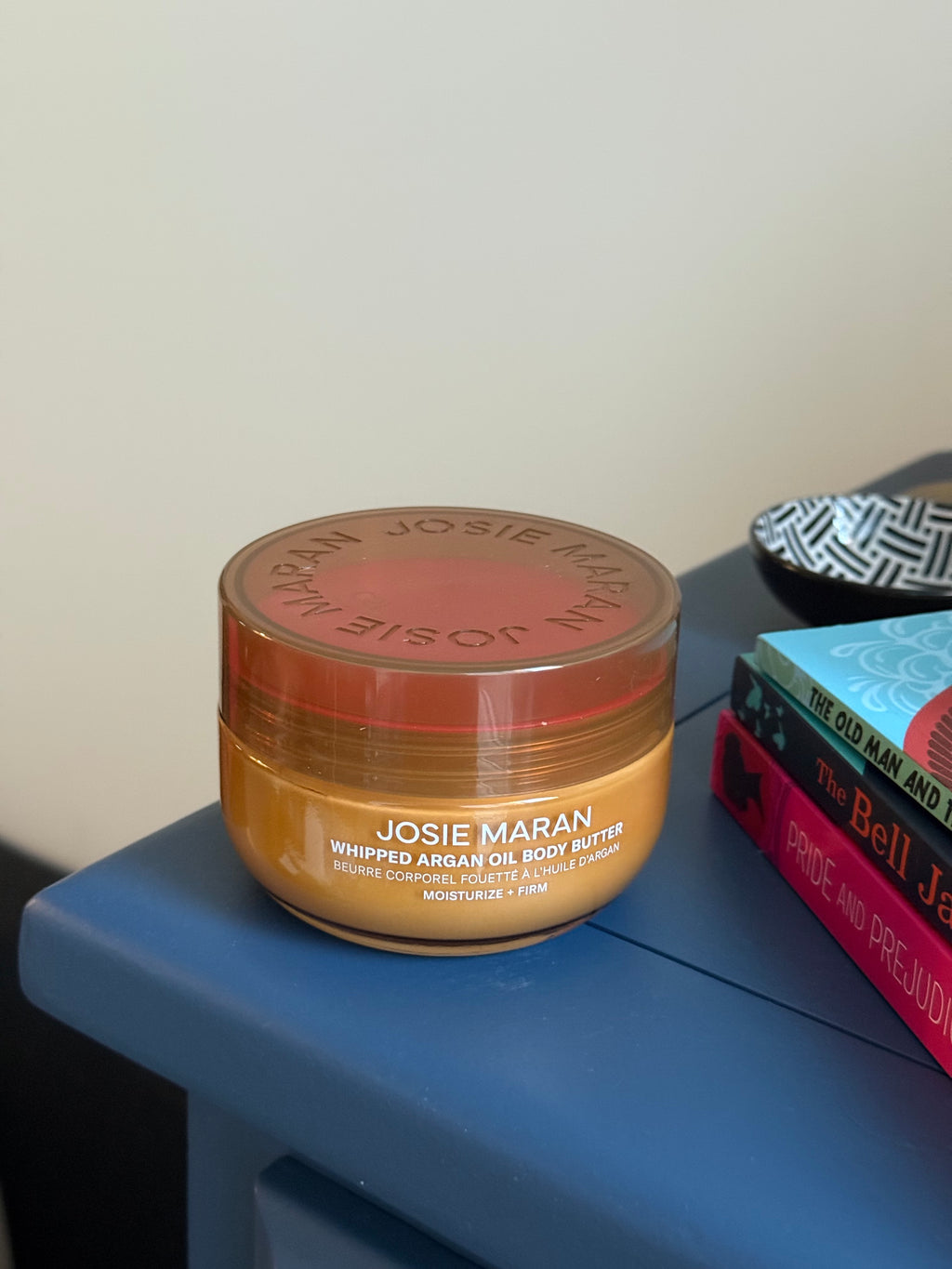 Manteca corporal reafirmante con aceite de argán batido de Josie Maran