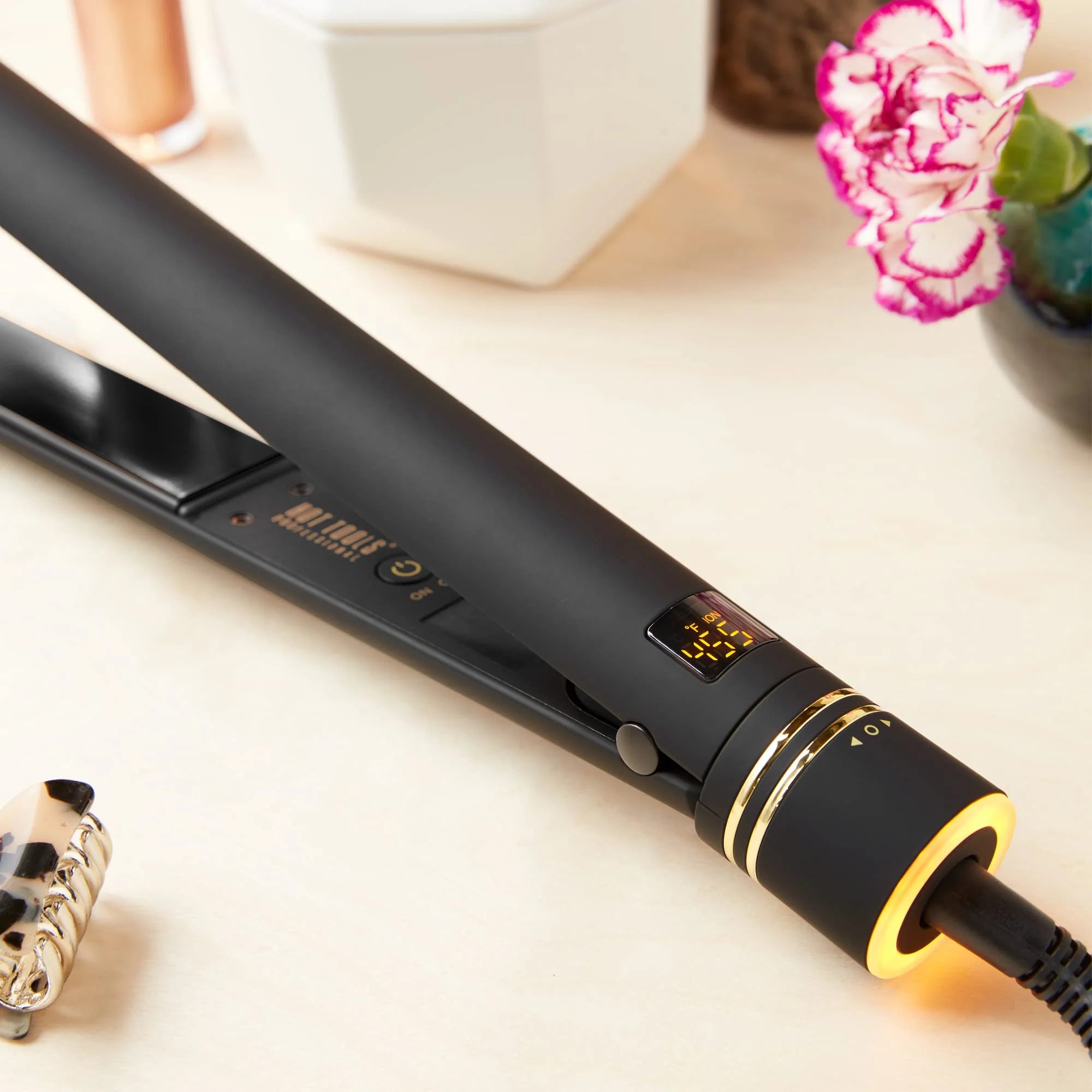 HOT TOOLS Black Gold Evolve 1" Flat Iron