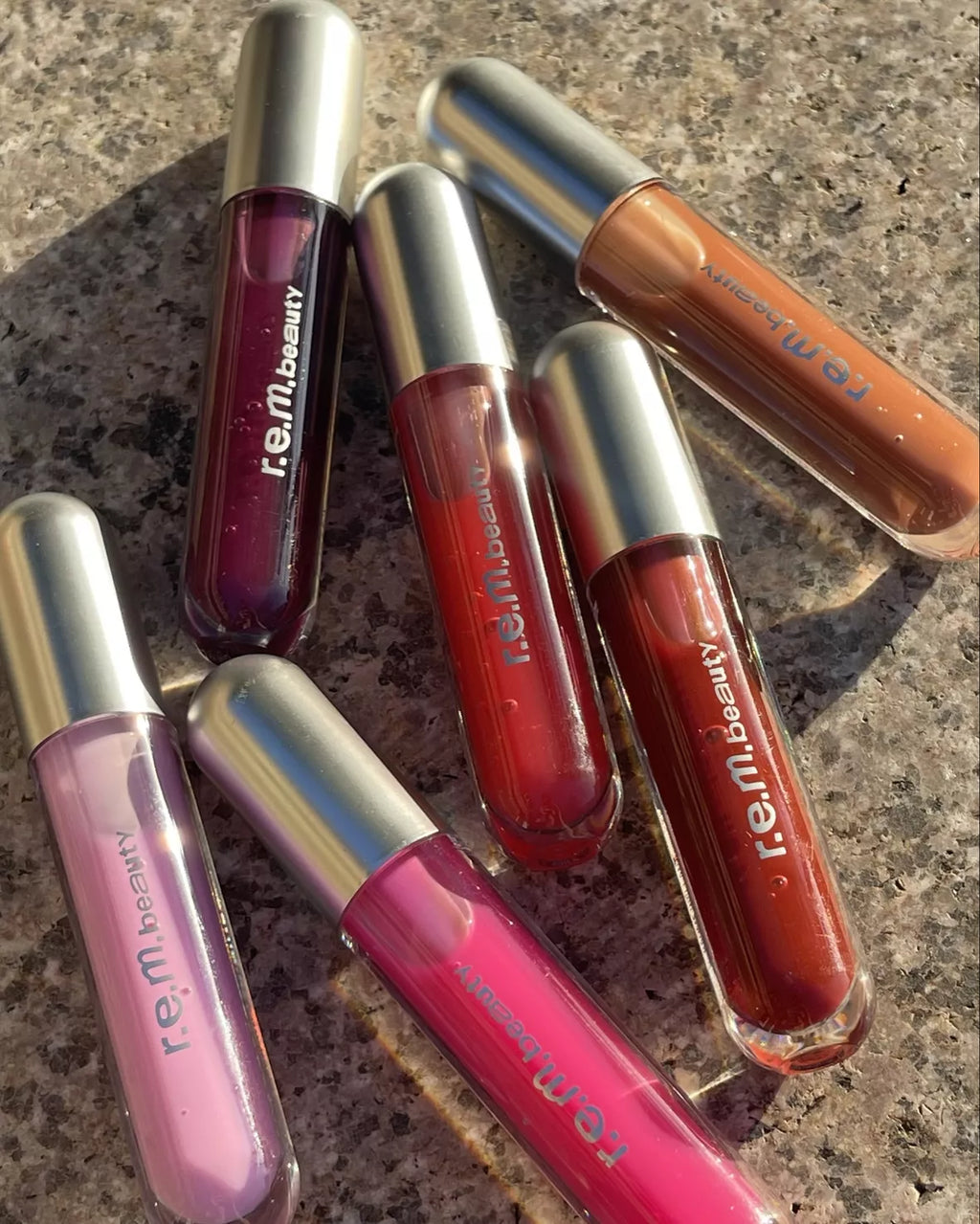 r.e.m. beauty Essential Drip Glossy Balm