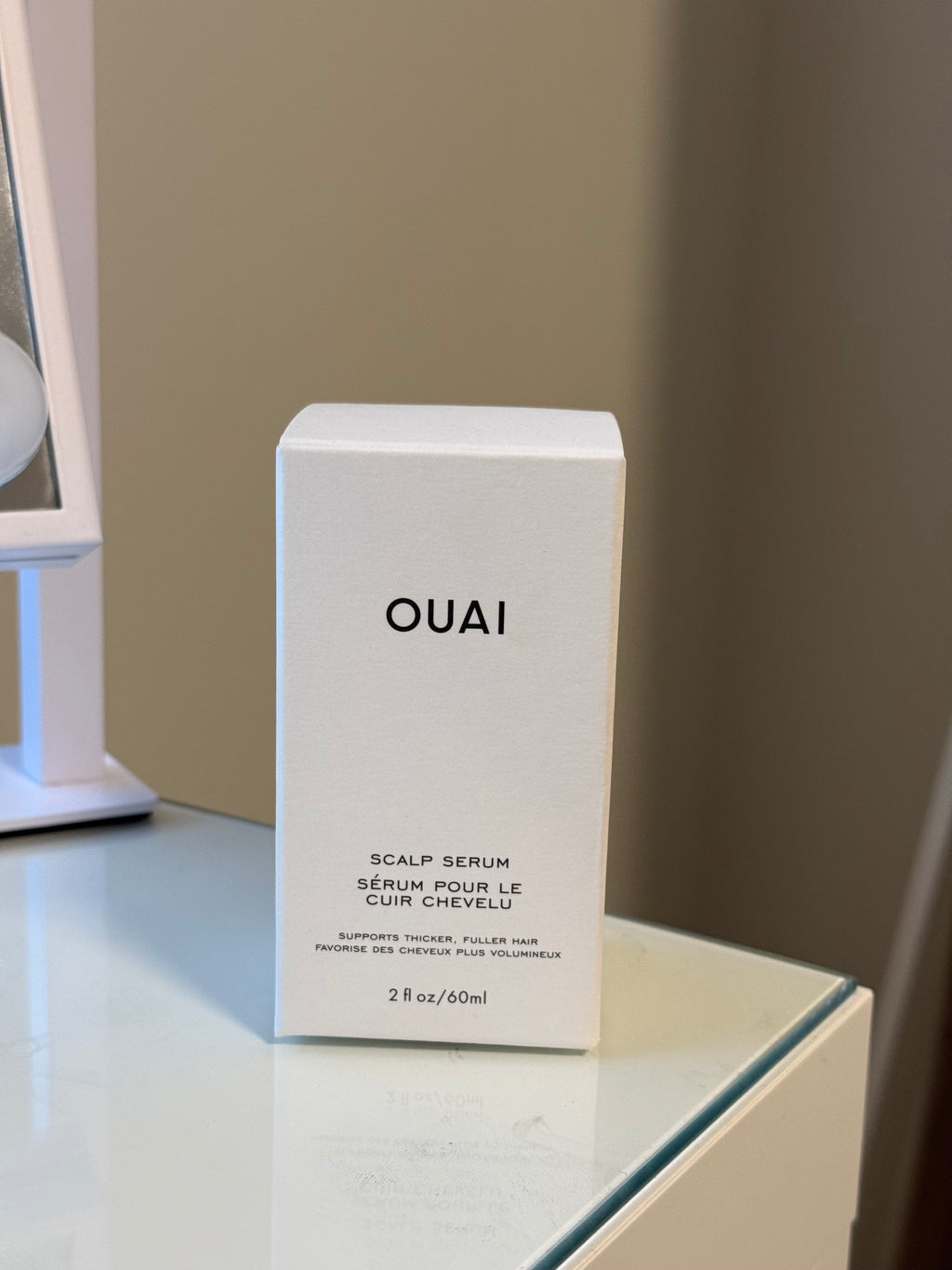 Suero hidratante para el cuero cabelludo OUAI para un cabello sano y con más volumen