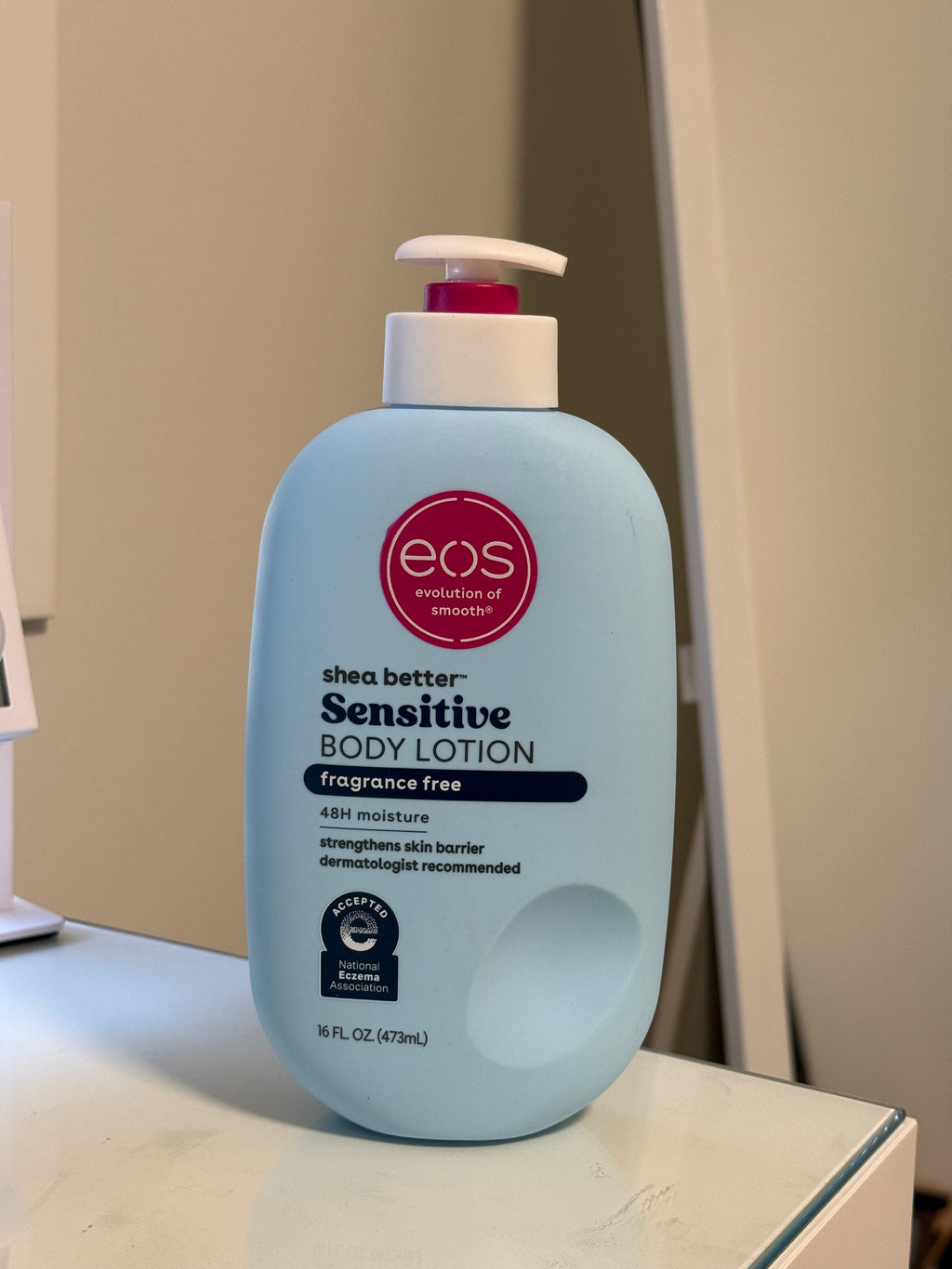 Loción hidratante EOS Shea Better 24H